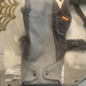 Beco 8 Carrier Cool Dark Gray